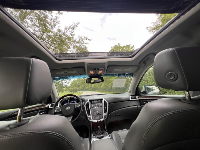 Cadillac SRX Luxury Collection 2011