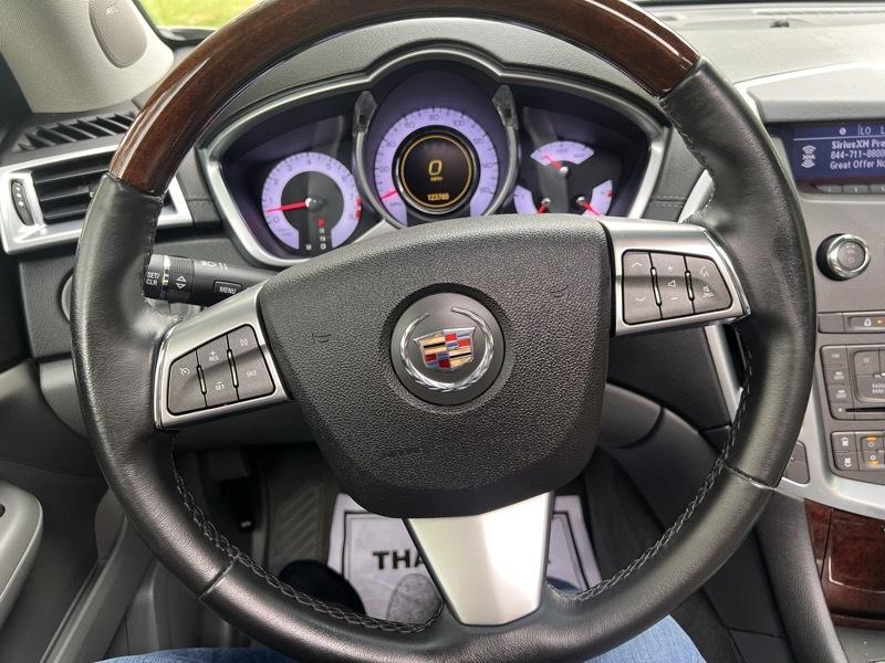 Cadillac SRX Luxury Collection 2011