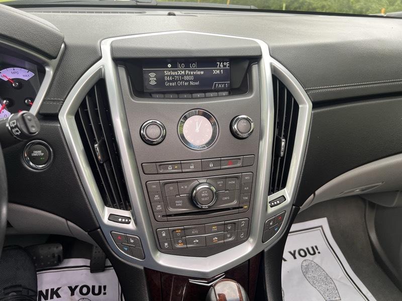 Cadillac SRX Luxury Collection 2011