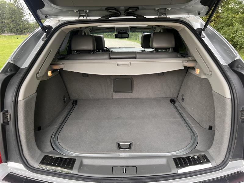 Cadillac SRX Luxury Collection 2011