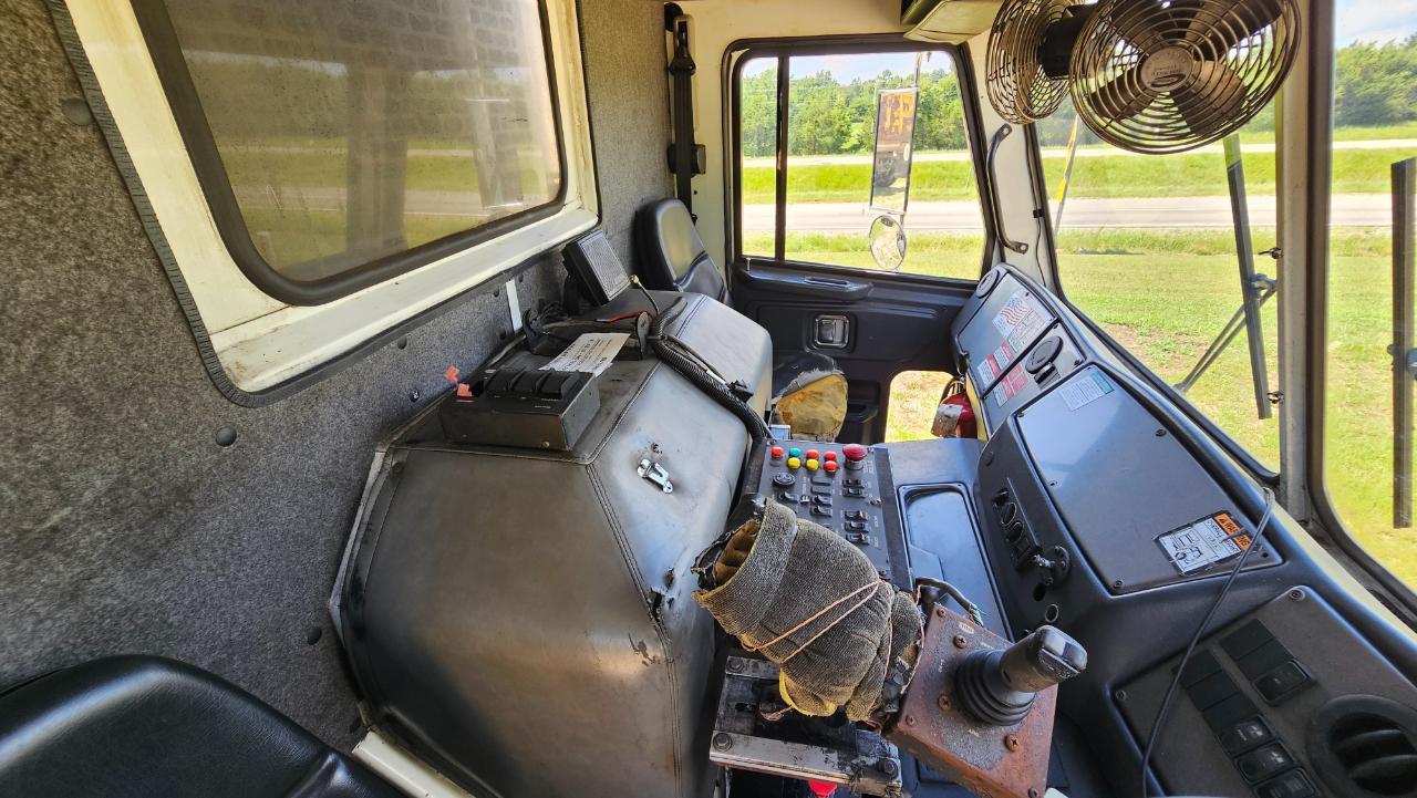 Crane Carrier Co. Low Entry  2017