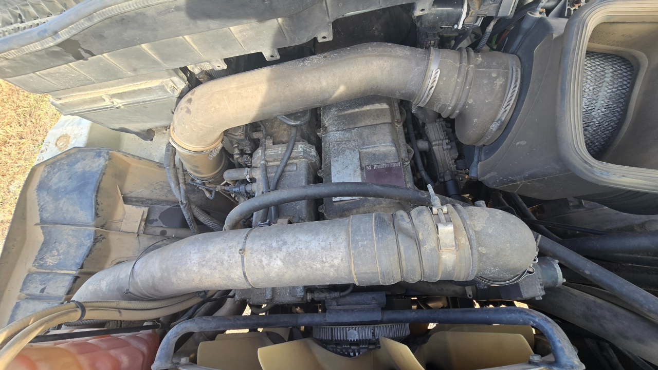 International 7600  2012