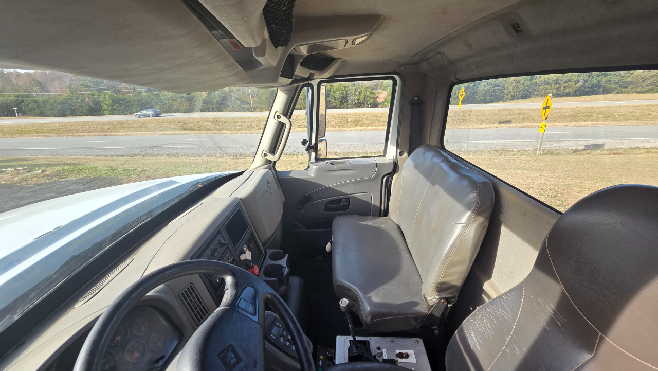 International 7600  2012