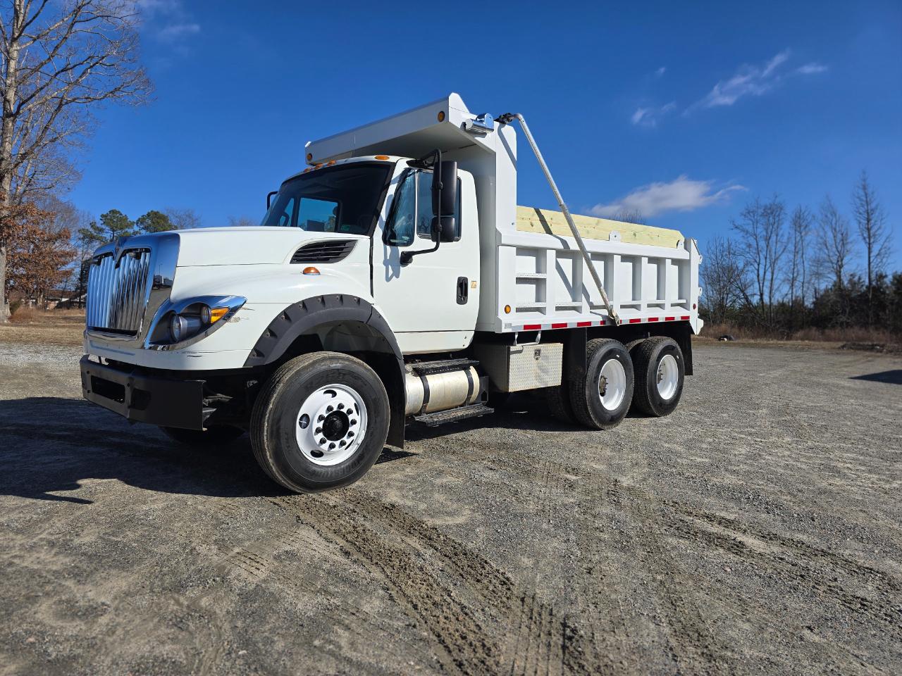 International 7600  2012