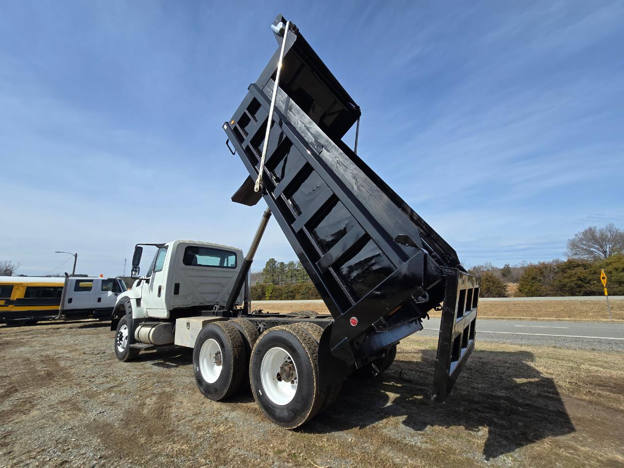 International 7600  2012