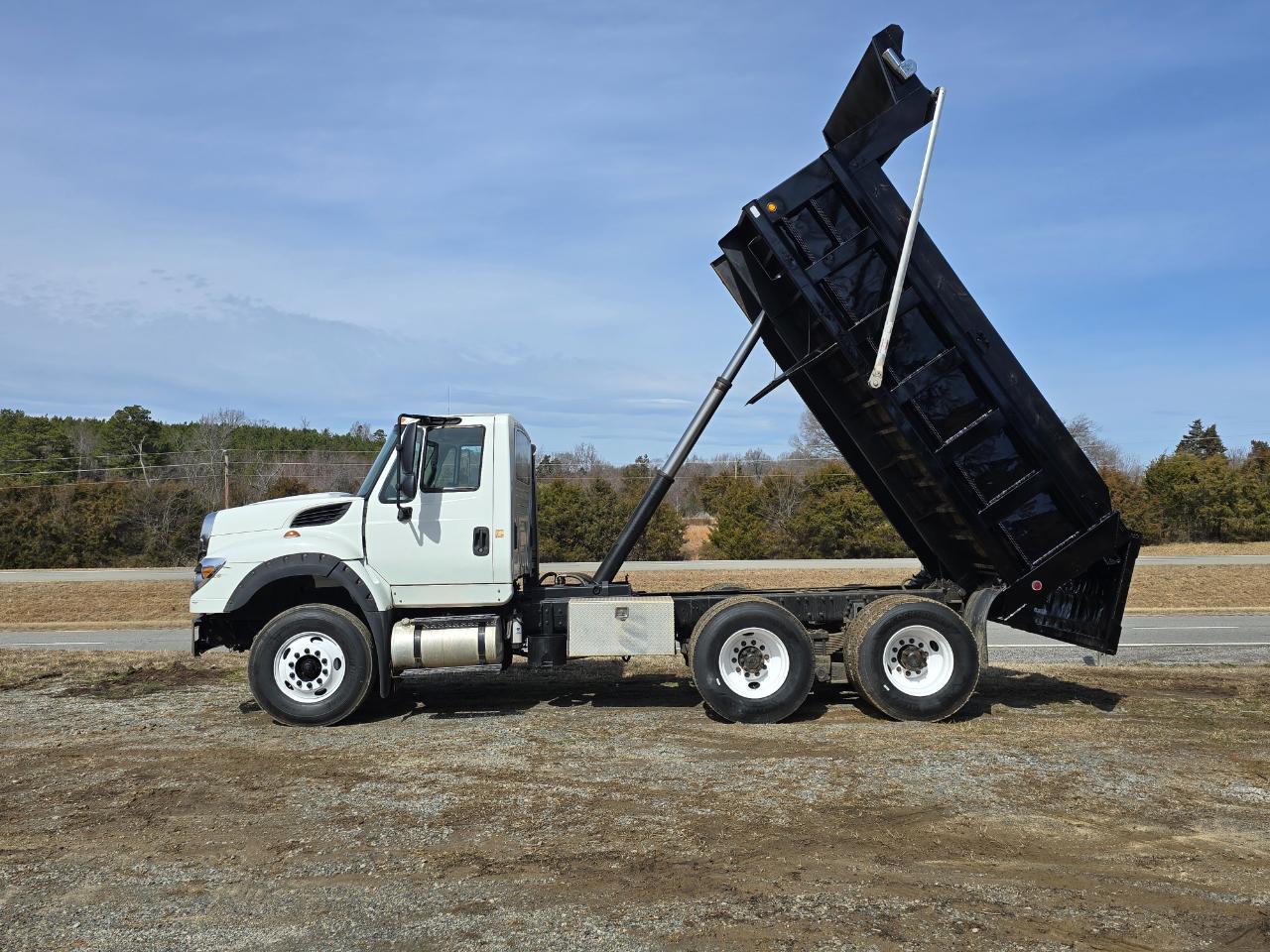 International 7600  2012