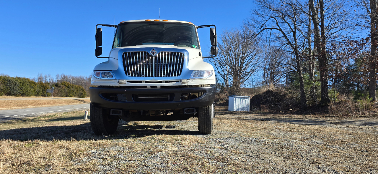 International 4400  2010