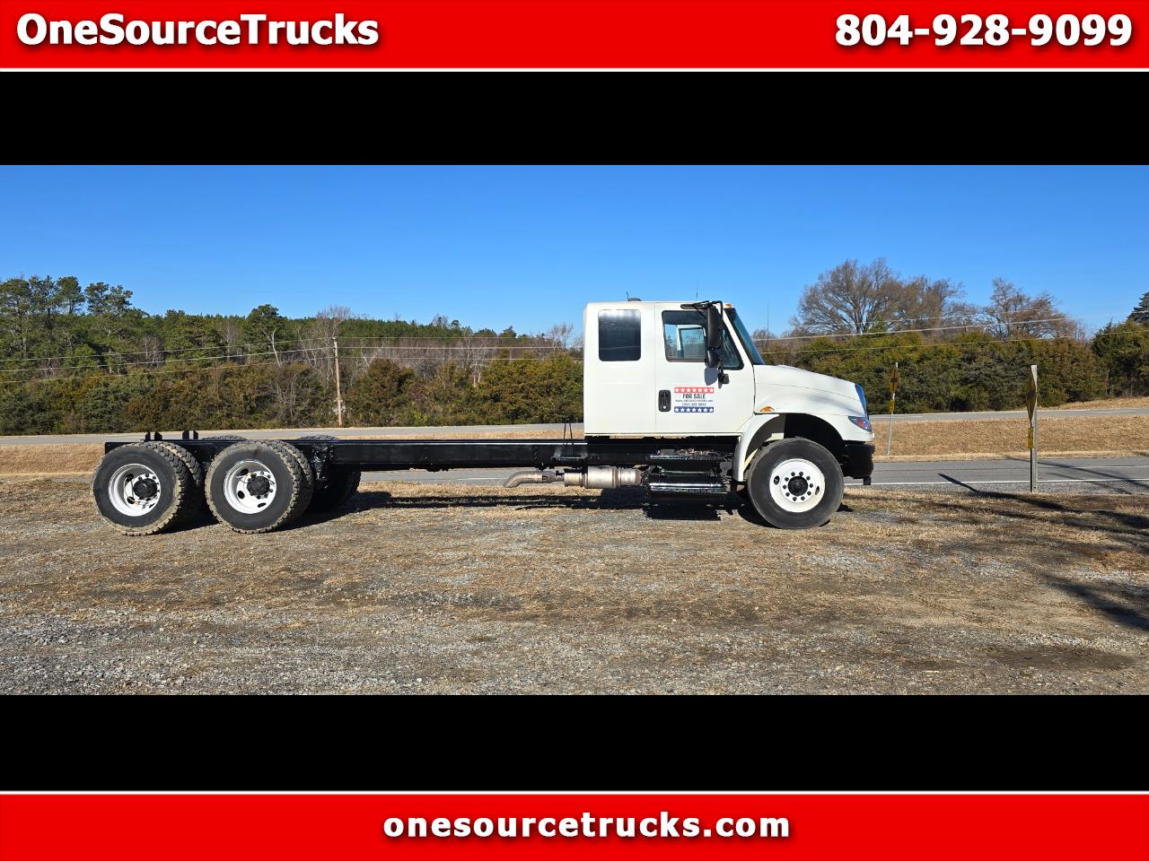 2010 International 4400 CAB AND CHASSIS TANDEM AXLE EXTENDED CAB
