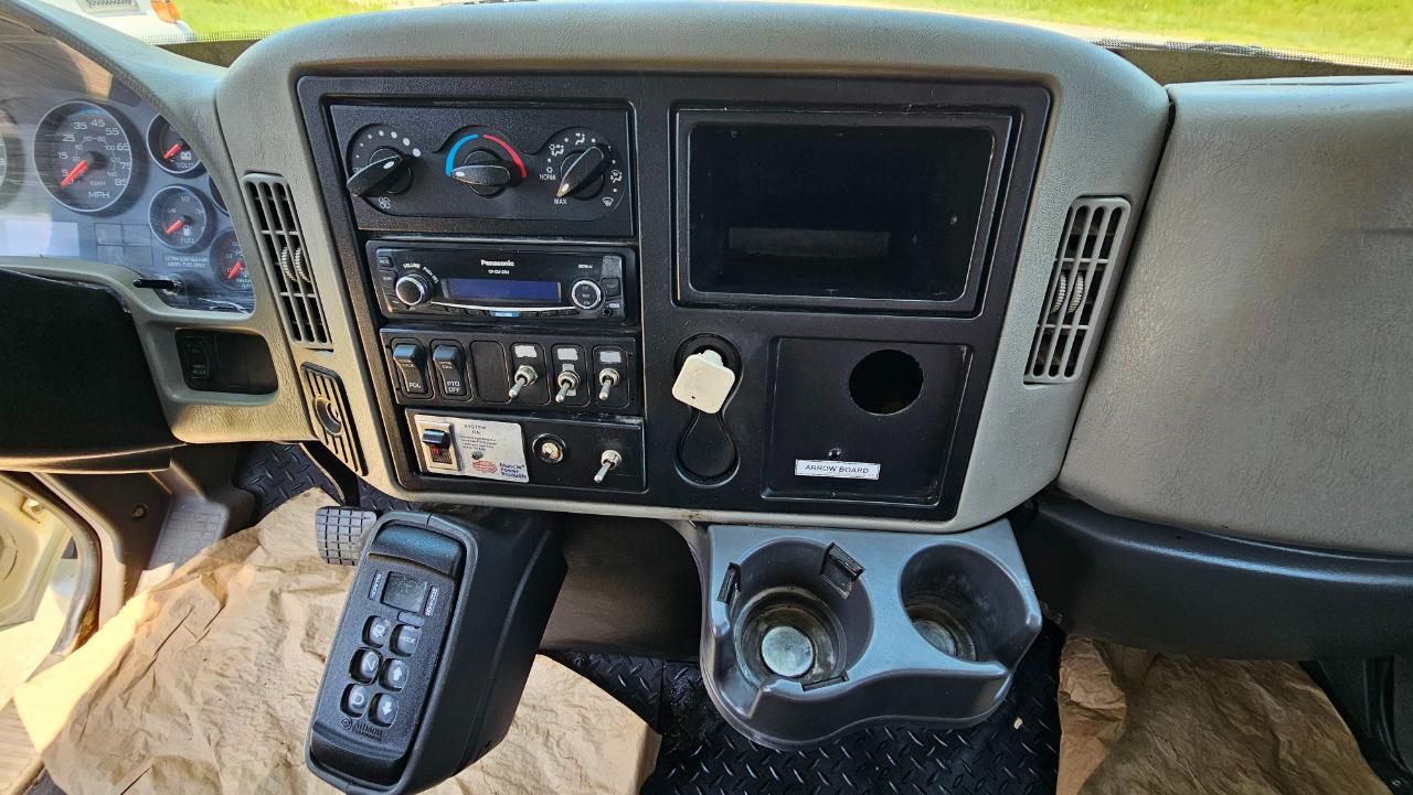 International 4400  2010