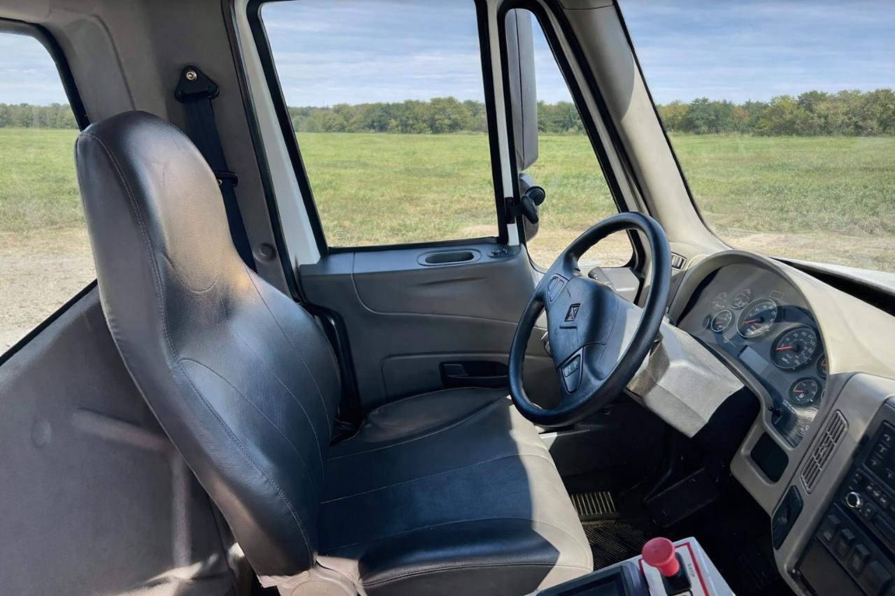 International 4400  2014