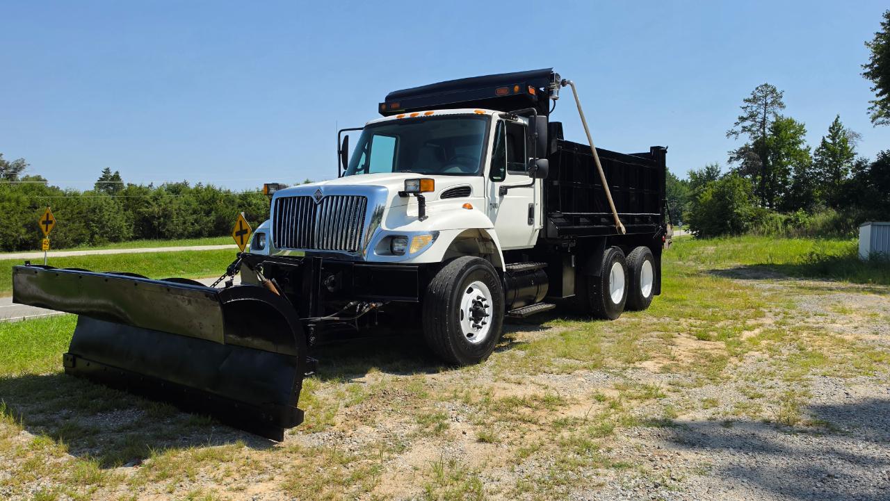 International 7400  2007