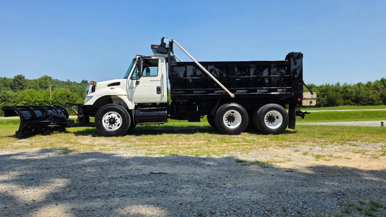 International 7400  2007