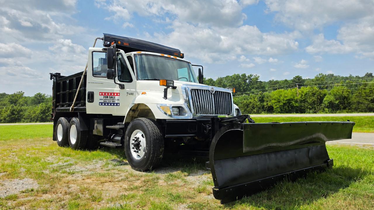 International 7400  2007