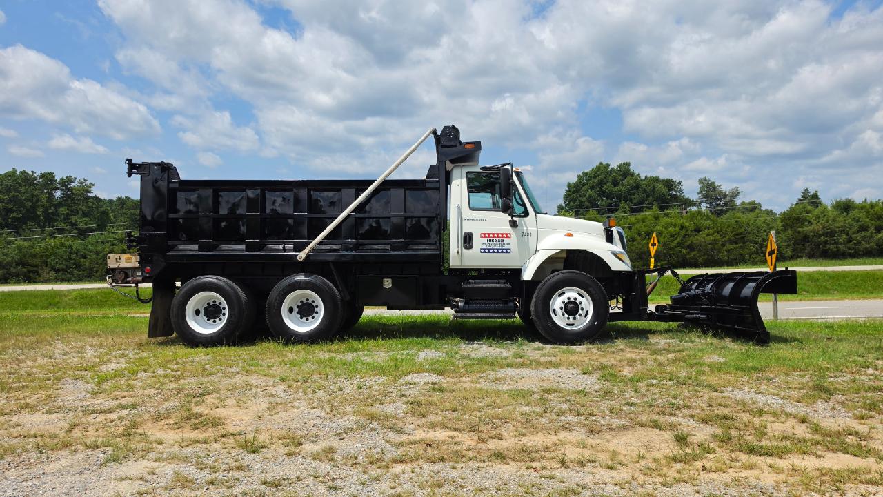 International 7400  2007