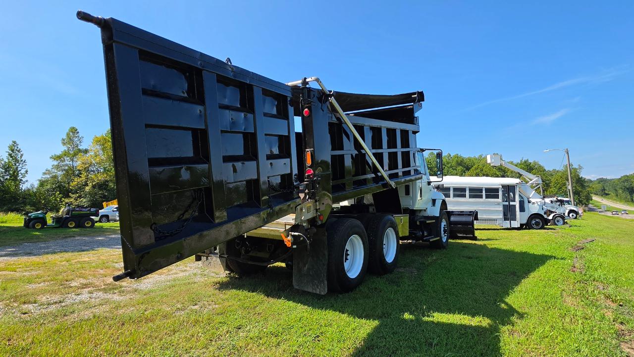 International 7400  2007