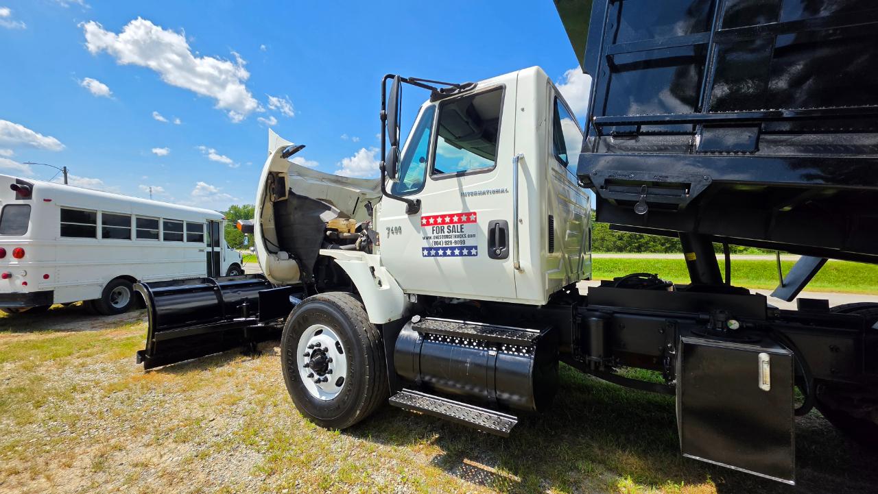 International 7400  2007