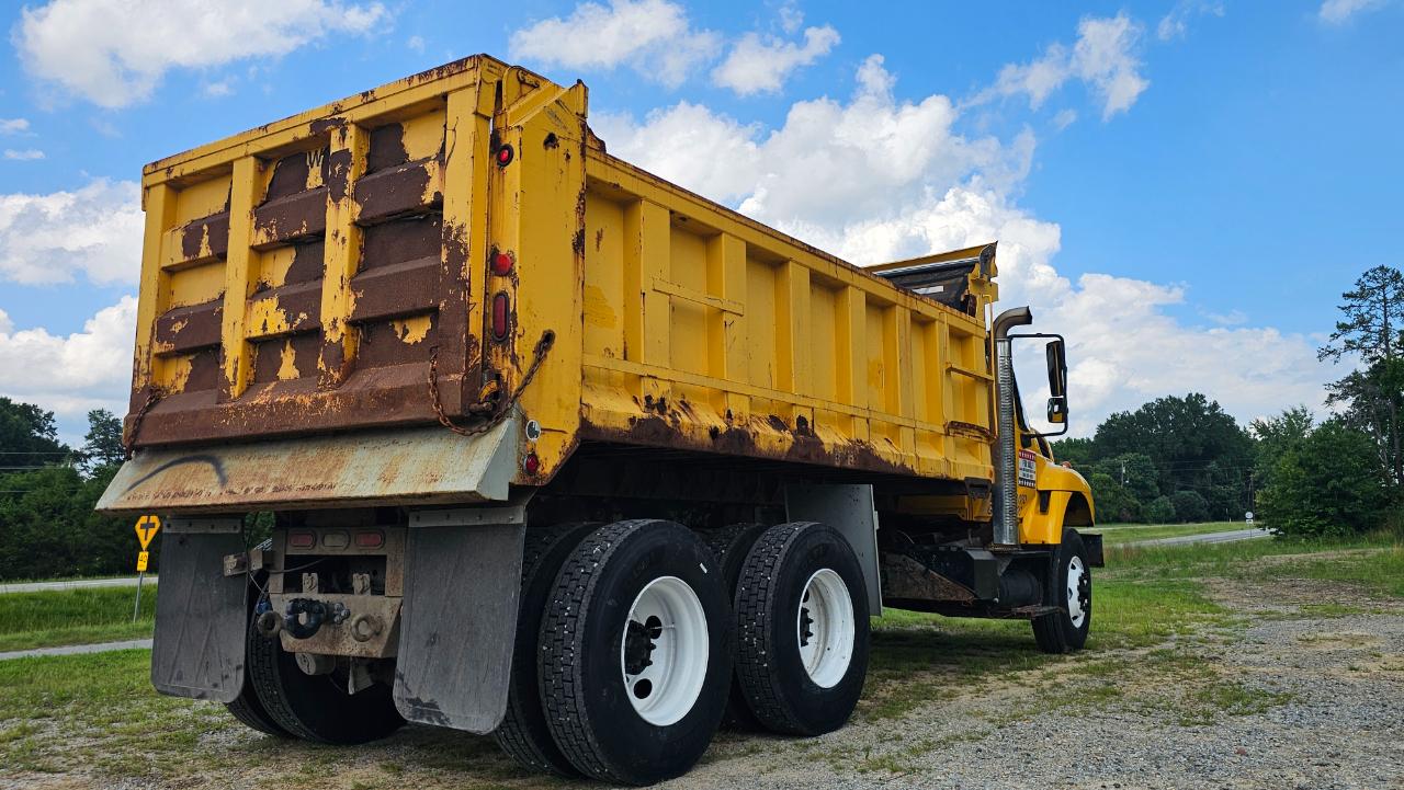 International 7400  2009