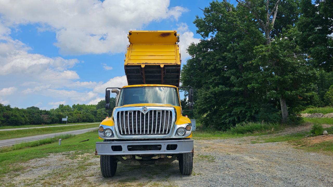 International 7400  2009