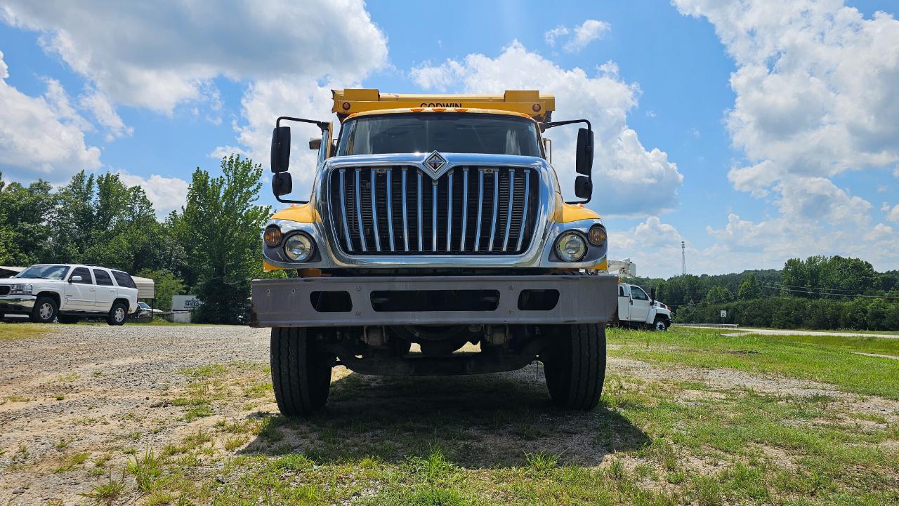 International 7400  2009