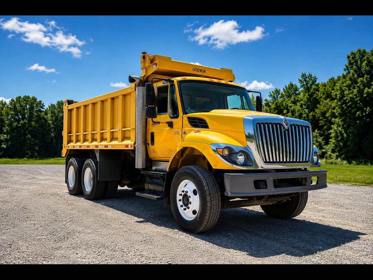 International 7400  2009