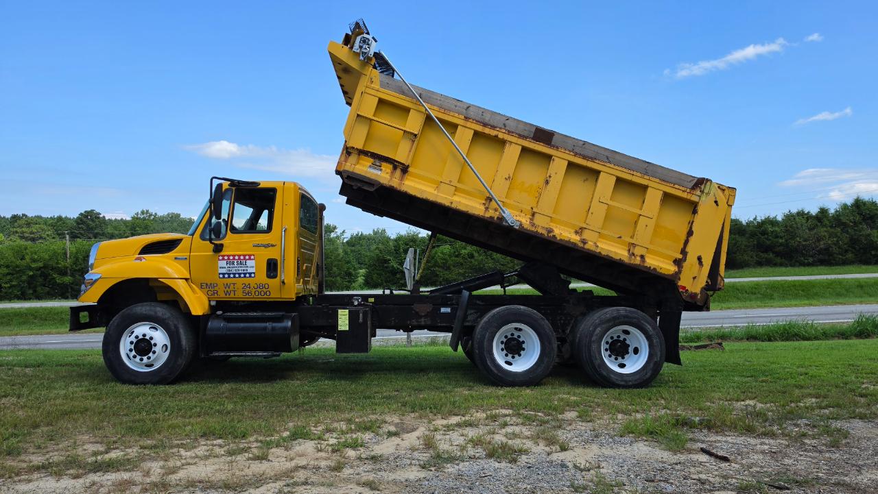 International 7400  2009