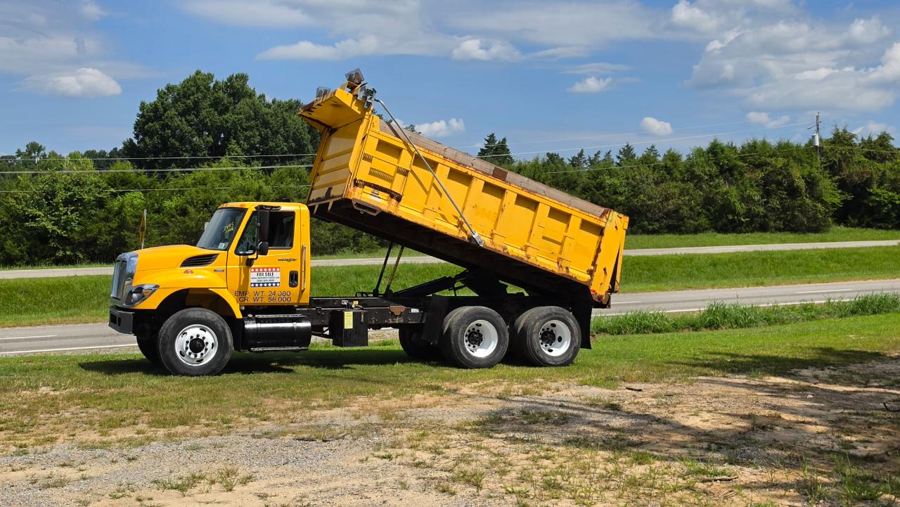 International 7400  2009
