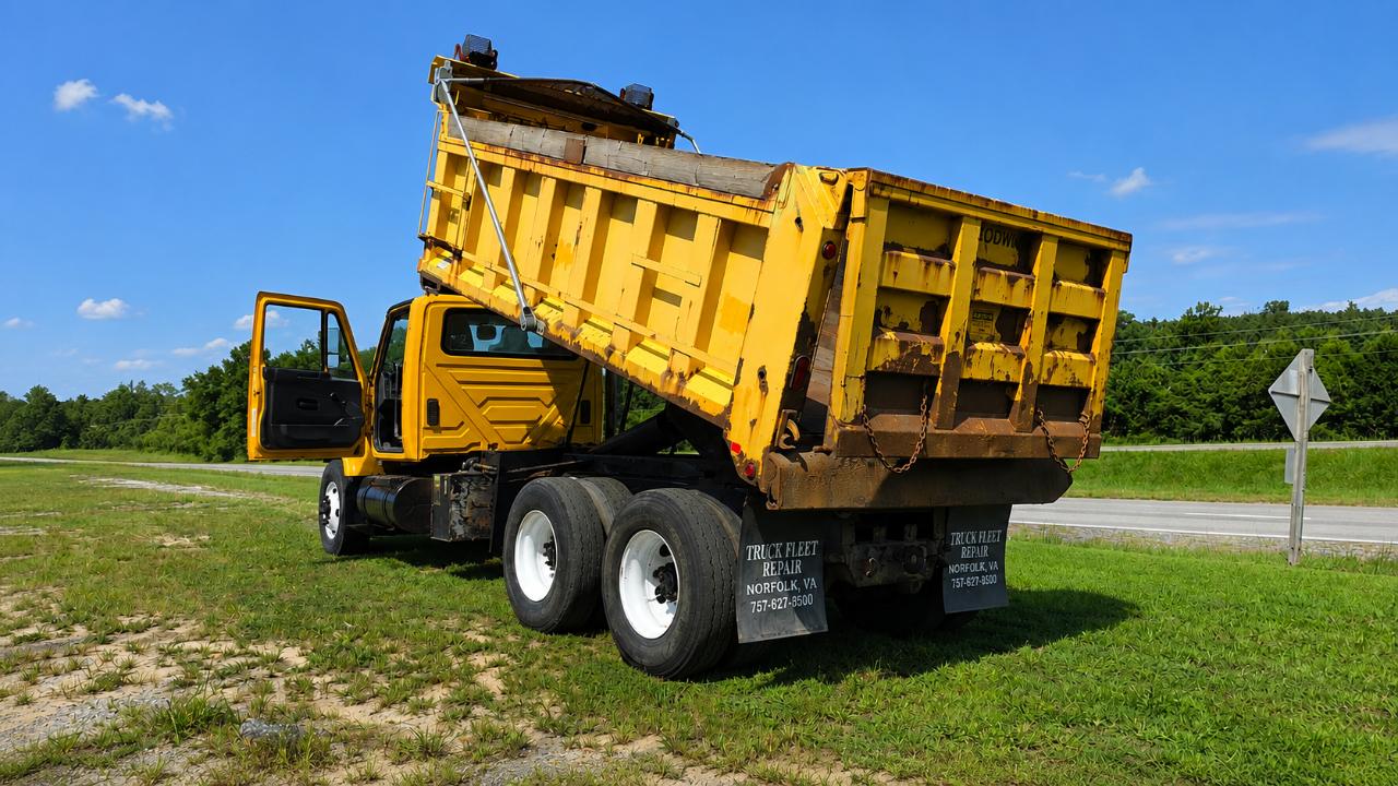 International 7400  2009