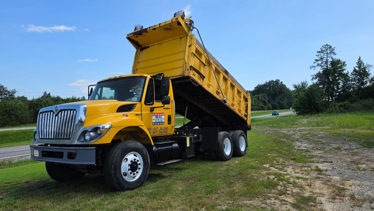 International 7400  2009