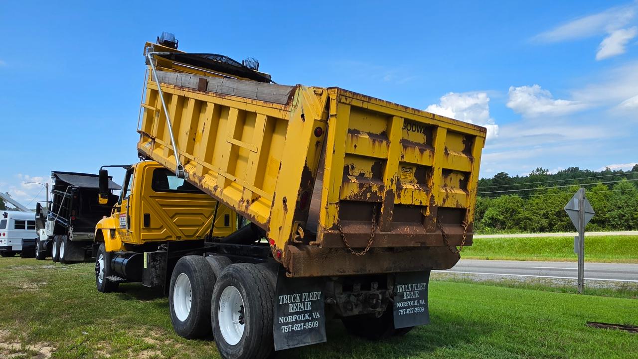 International 7400  2009