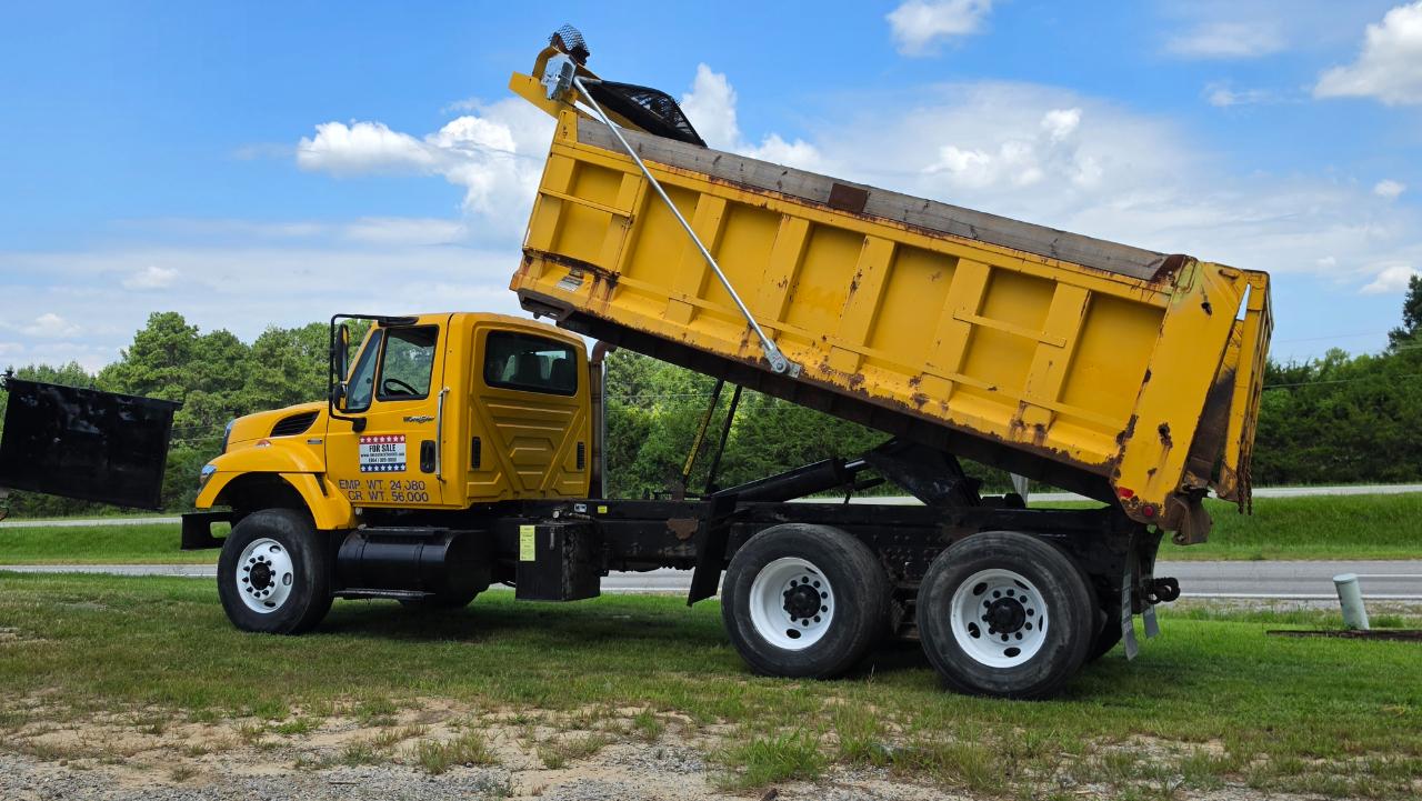 International 7400  2009