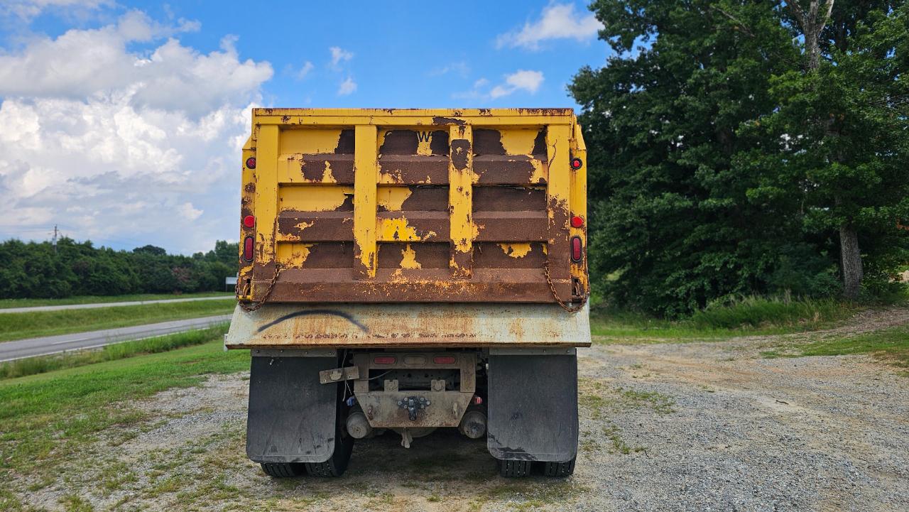 International 7400  2009