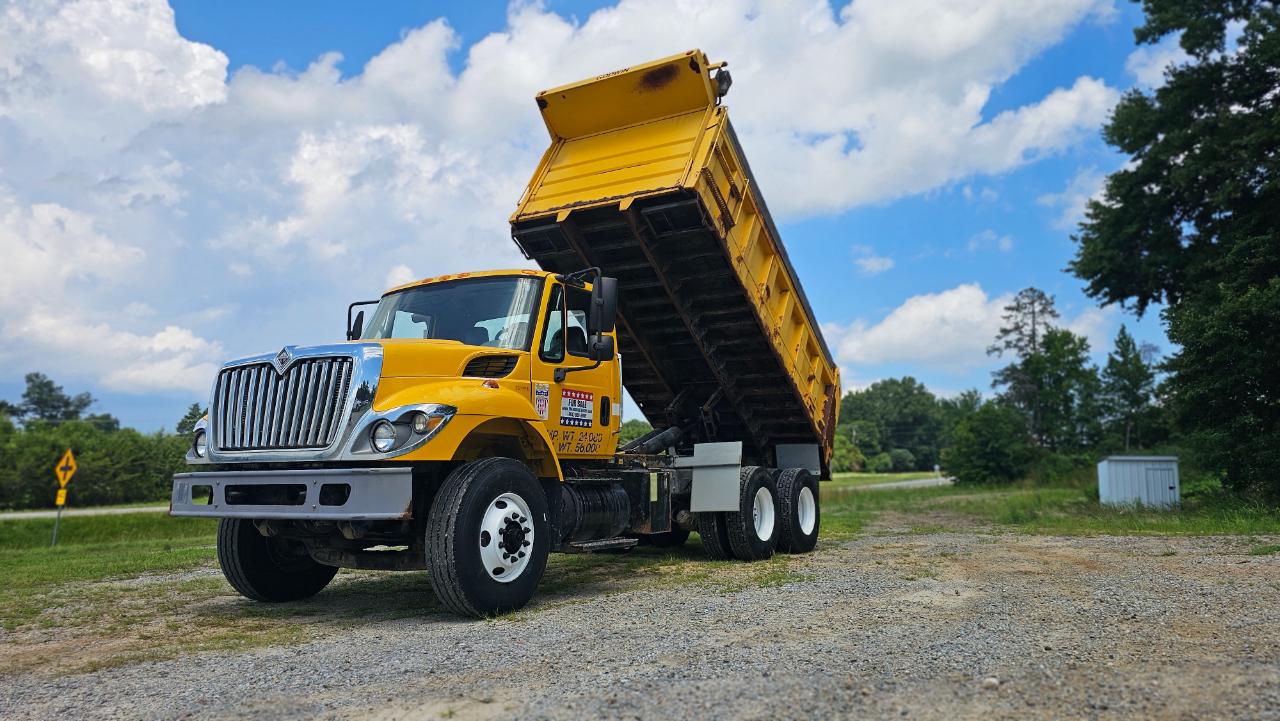 International 7400  2009