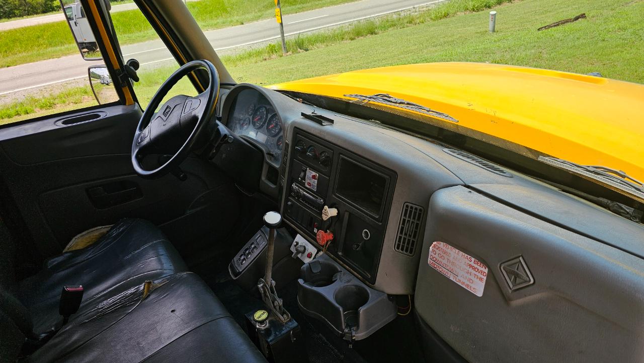 International 7400  2009