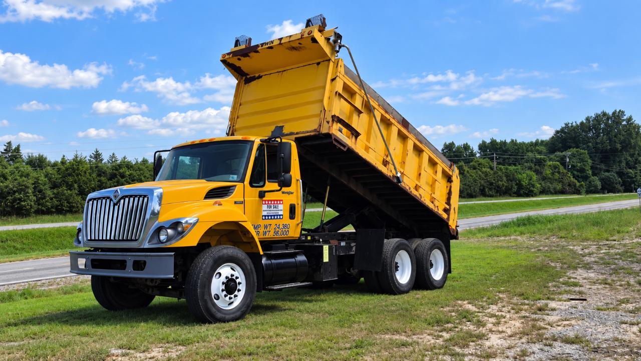 International 7400  2009