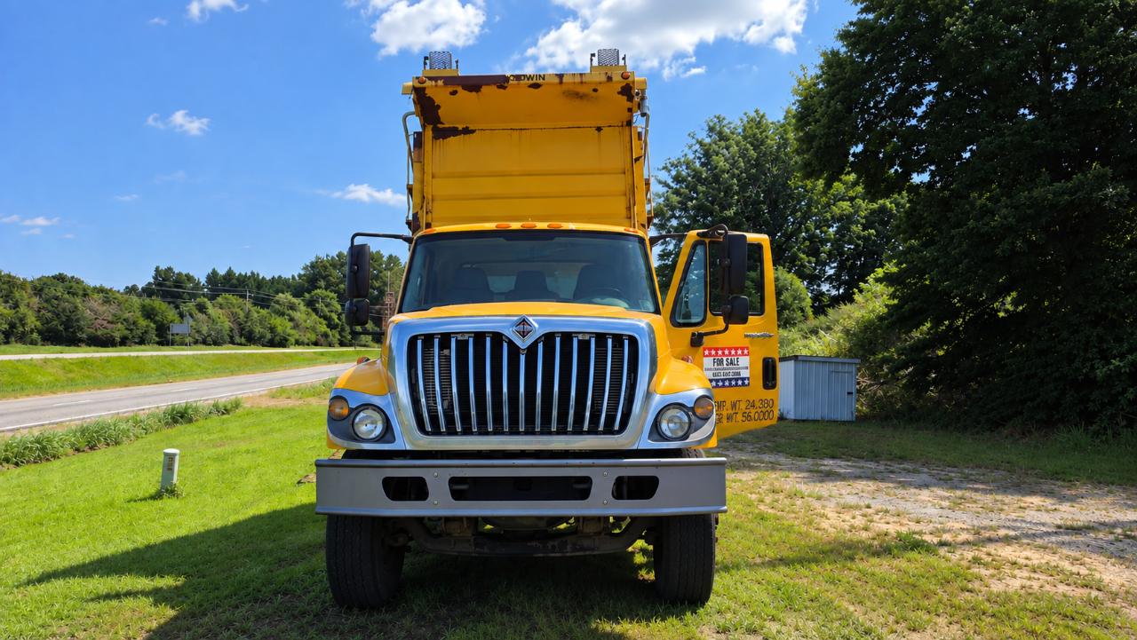 International 7400  2009