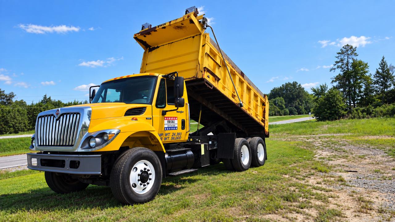 International 7400  2009