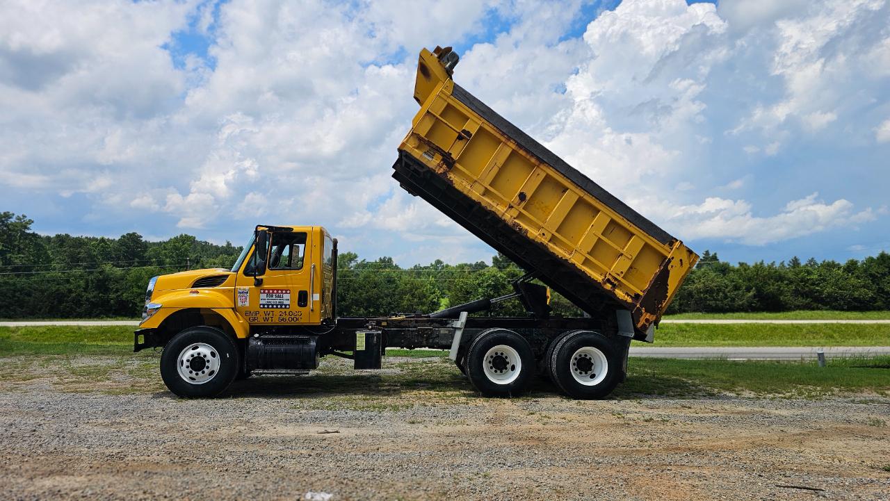 International 7400  2009