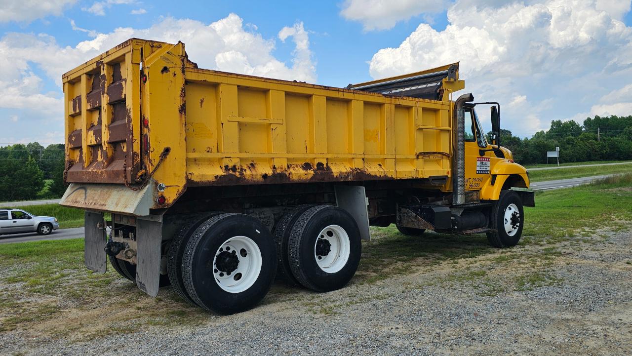 International 7400  2009