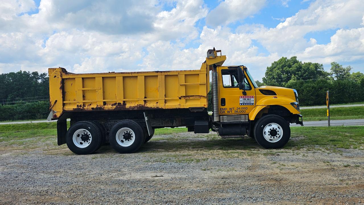 International 7400  2009