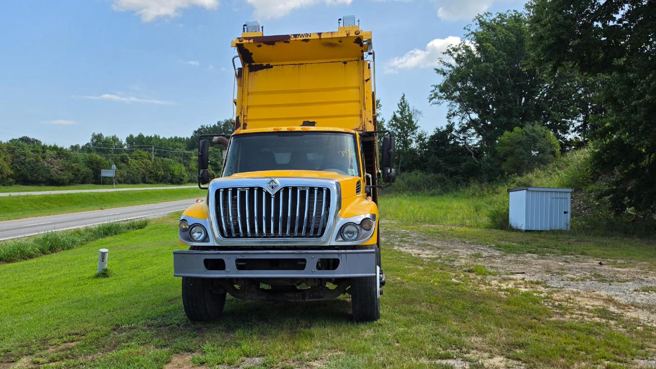 International 7400  2009
