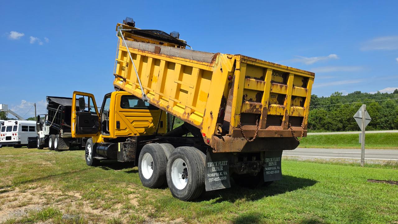 International 7400  2009