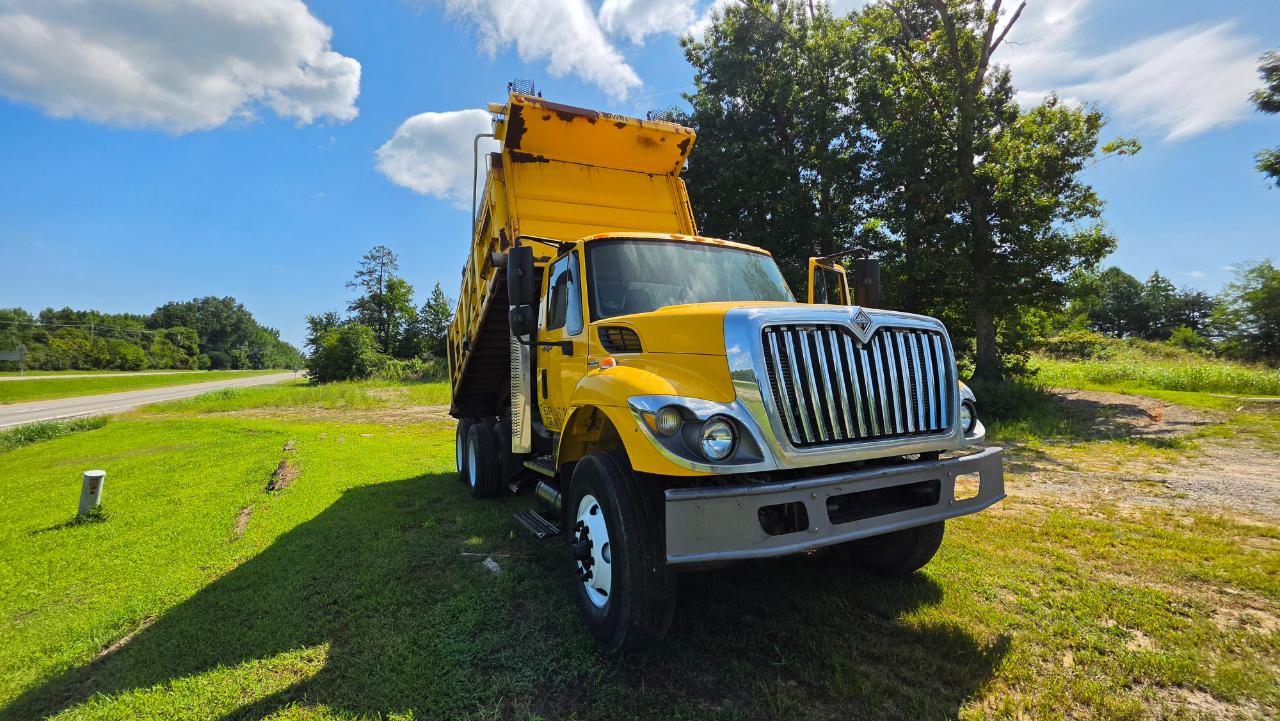 International 7400  2009