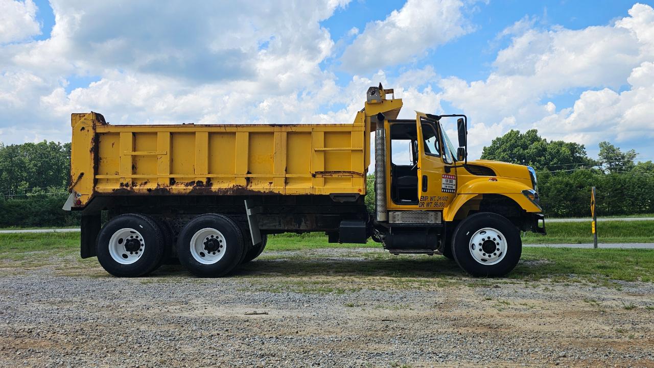 International 7400  2009