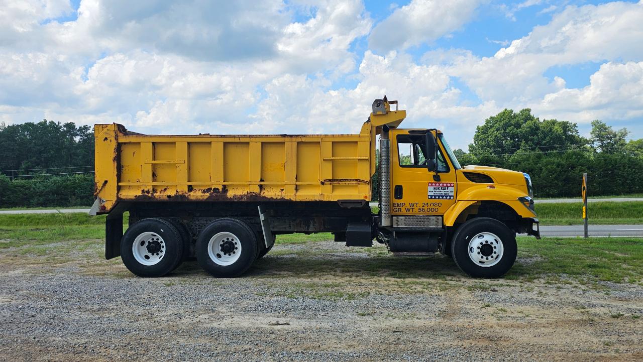 International 7400  2009