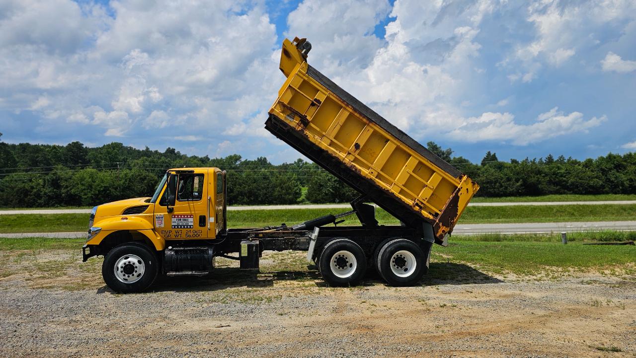 International 7400  2009