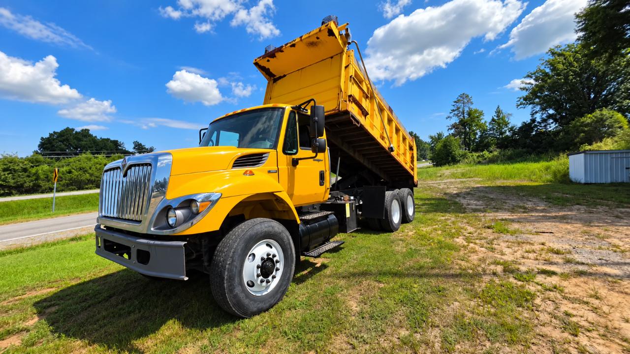 International 7400  2009
