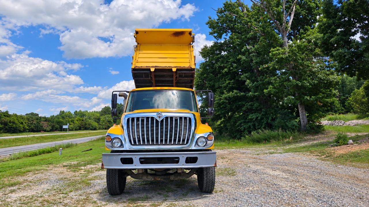 International 7400  2009