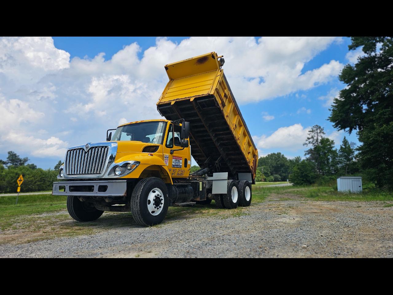 International 7400  2009