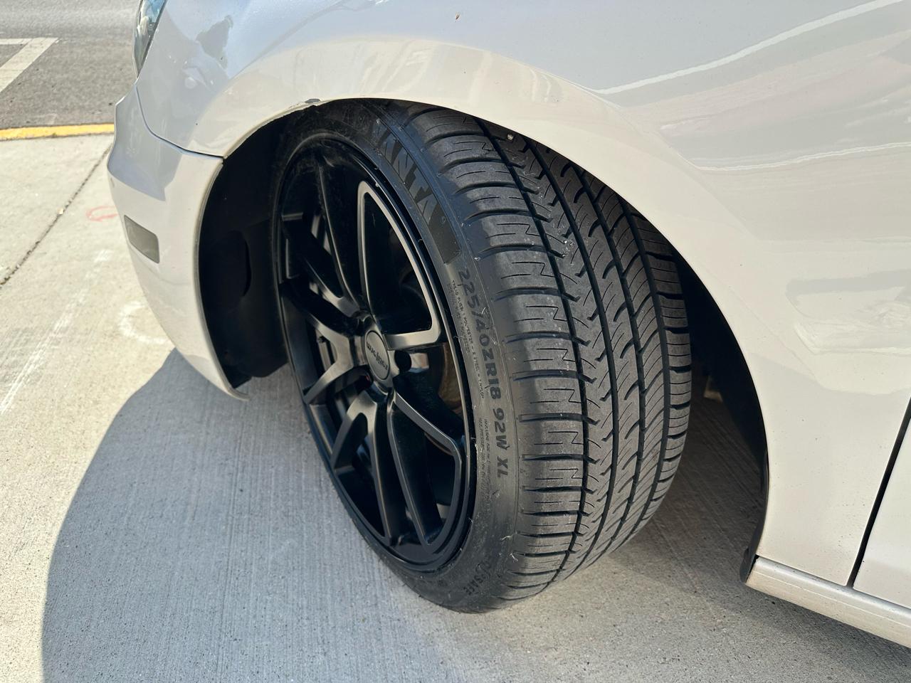 Volkswagen GTI 2-door 2012