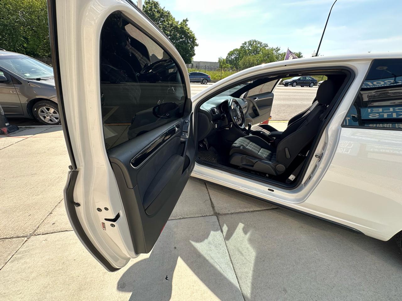 Volkswagen GTI 2-door 2012